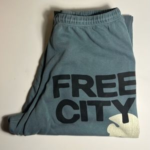 FREECITYlarge sweatpant